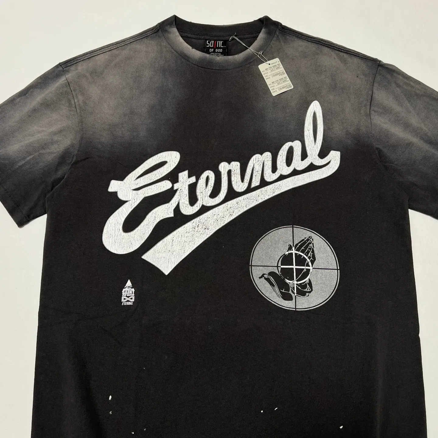 SAINT Mxxxxxx × FEAR OF GOD FG_SS TEE/SNT OF GOD/BLK 25SS Heavy FOG collaboration SAINT OF GOD prayer short sleeves Washed black S-XL This season's heavy collaboration FOG manager JERRY personally carries the goods SAINT OF GOD series collaboration has gained quite a buzz Customized original co-branded main label/wash label Top-notch printing technology Uses front and rear silver sand and cracked pulp Deep restoration